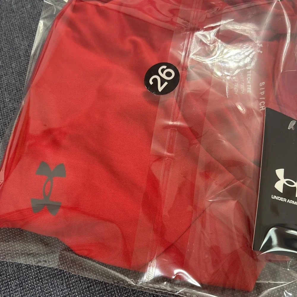 NWT Under Armour Men's Small Velocity 2.0 Red T Shirt